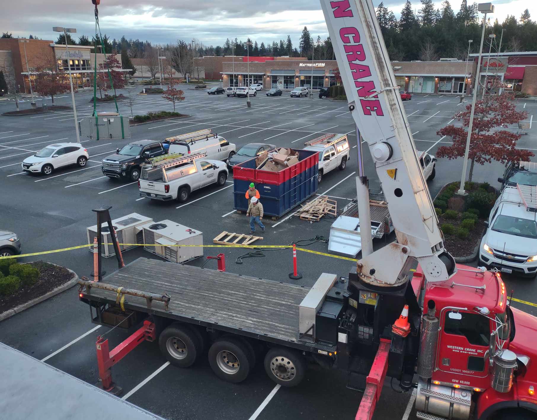 Crane lifting Rooftop unit